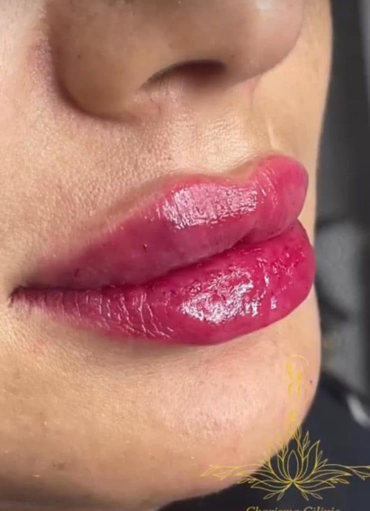 کلینیک تخصصی زیبایی لاغری کاریزما در بندرعباس