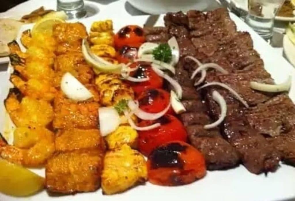 کافه رستوران رز در سربندر