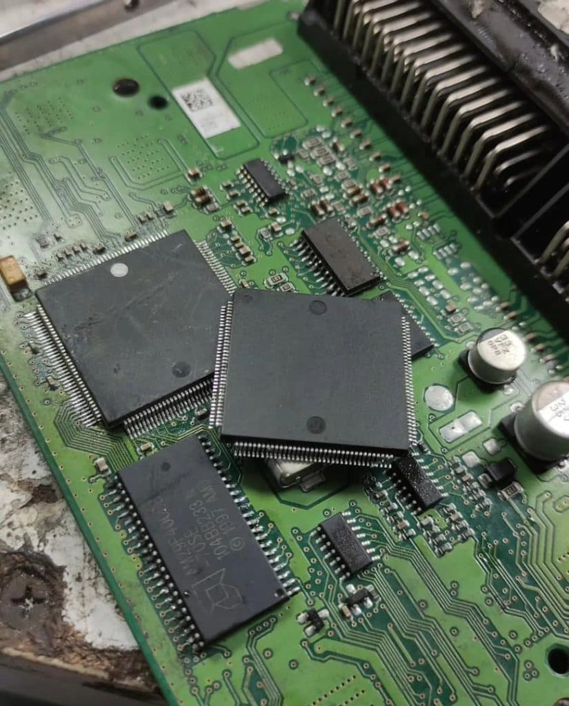 تعمیرات و نصب سخت افزاری و نرم افزاری ایسیو خودرو گردهانی در ایرانشهر