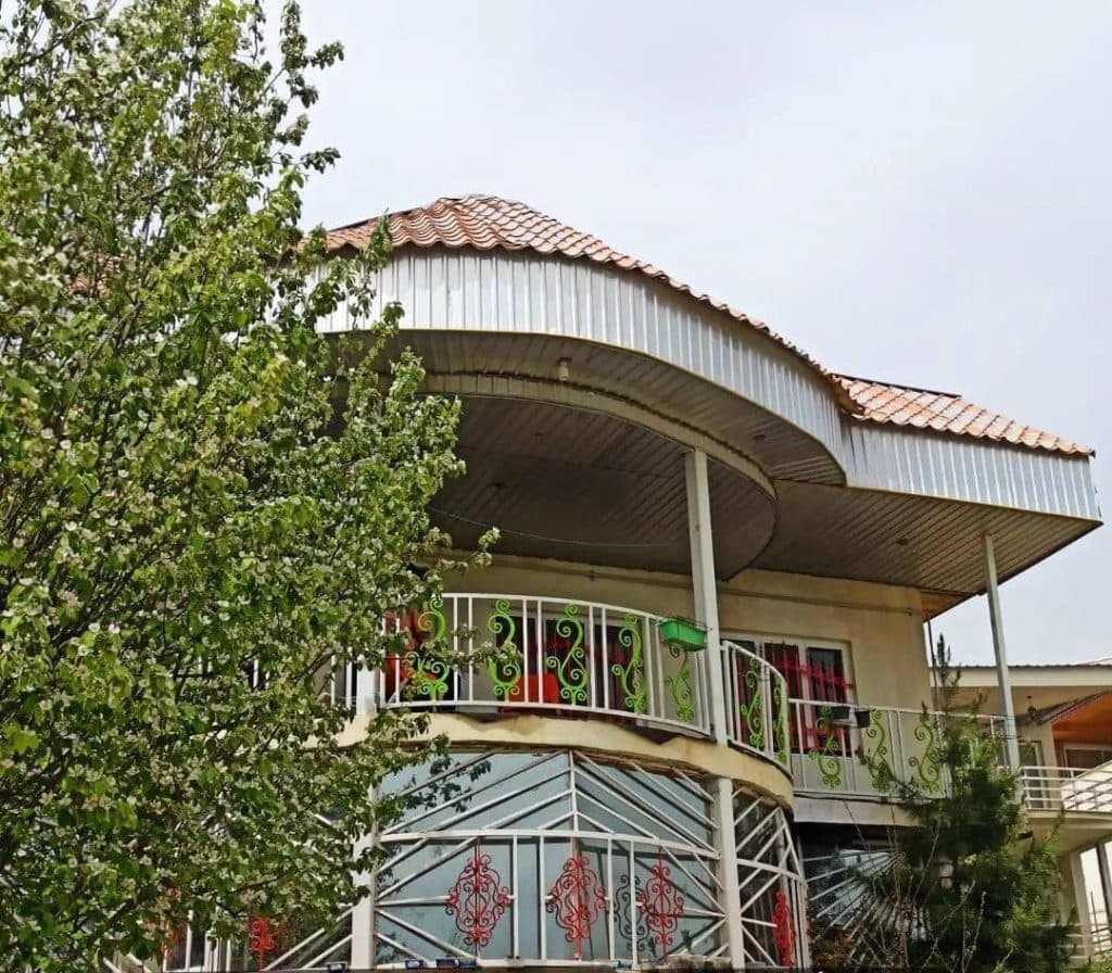 اقامتگاه گلپر در روستای پاقلعه رامیان