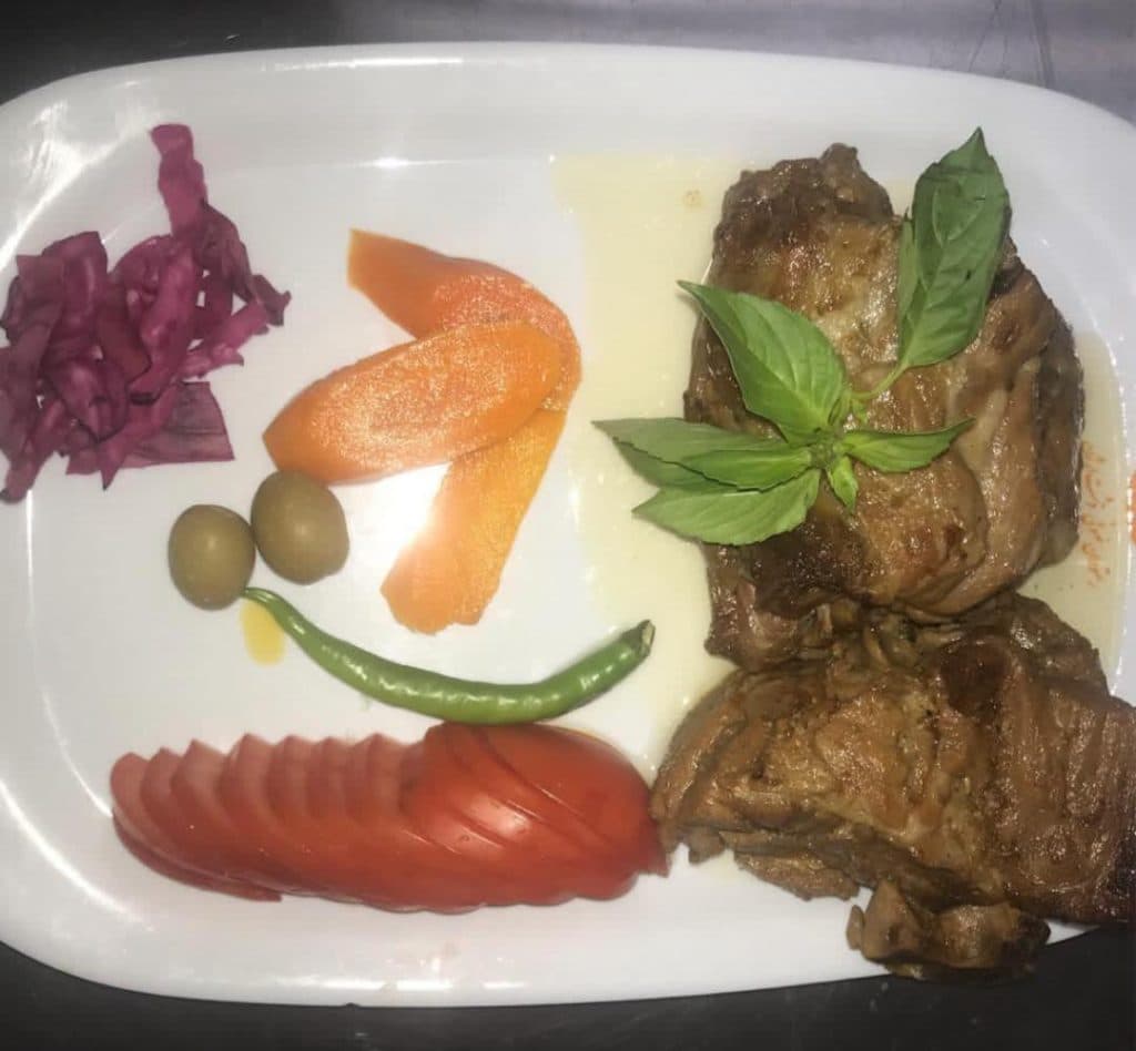 رستوران شاندیز مرشد در دشت ارژن شیراز