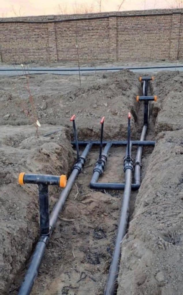 نصب و اجرا آبیاری قطره ای و بارانی محمدی در ارومیه