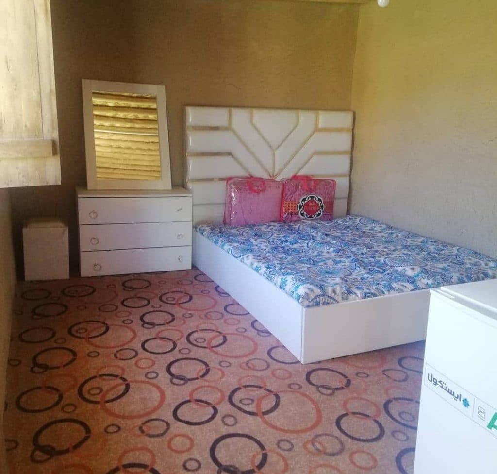 اقامتگاه بومگردی گل شقایق در بیضا