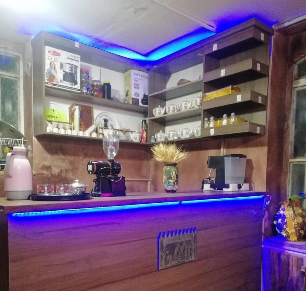 اقامتگاه بومگردی گل شقایق در بیضا