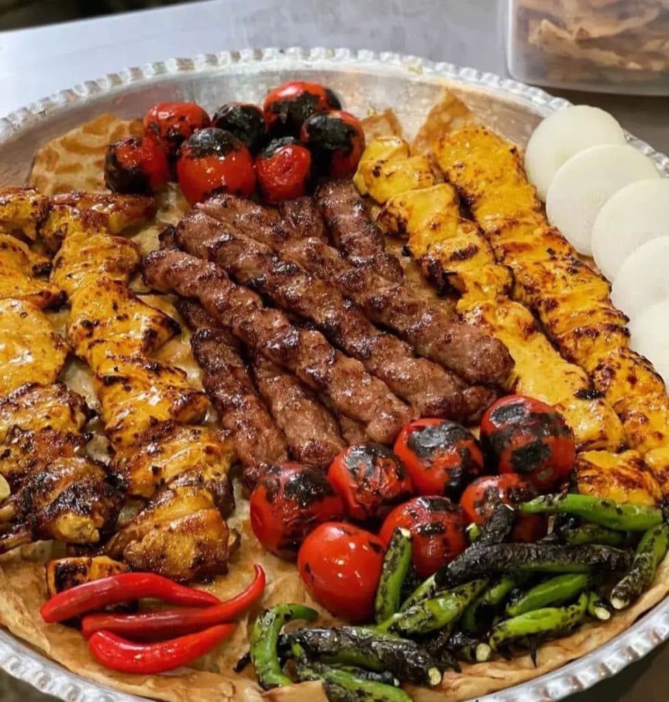 رستوران و بیرون بر سرآشپز مصری در بوشهر