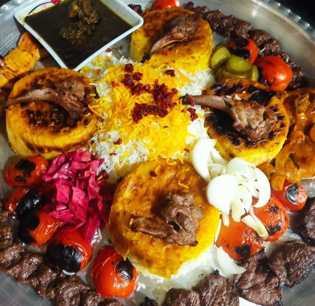 سفره خانه سنتی دایی احمد در زاهدان