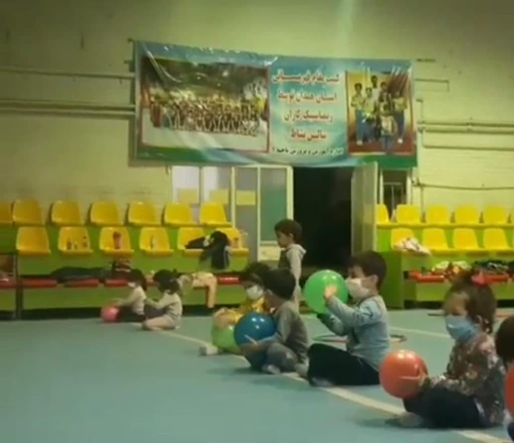 مربی بازی ورزش کودکان محیا ورمزیاری در همدان