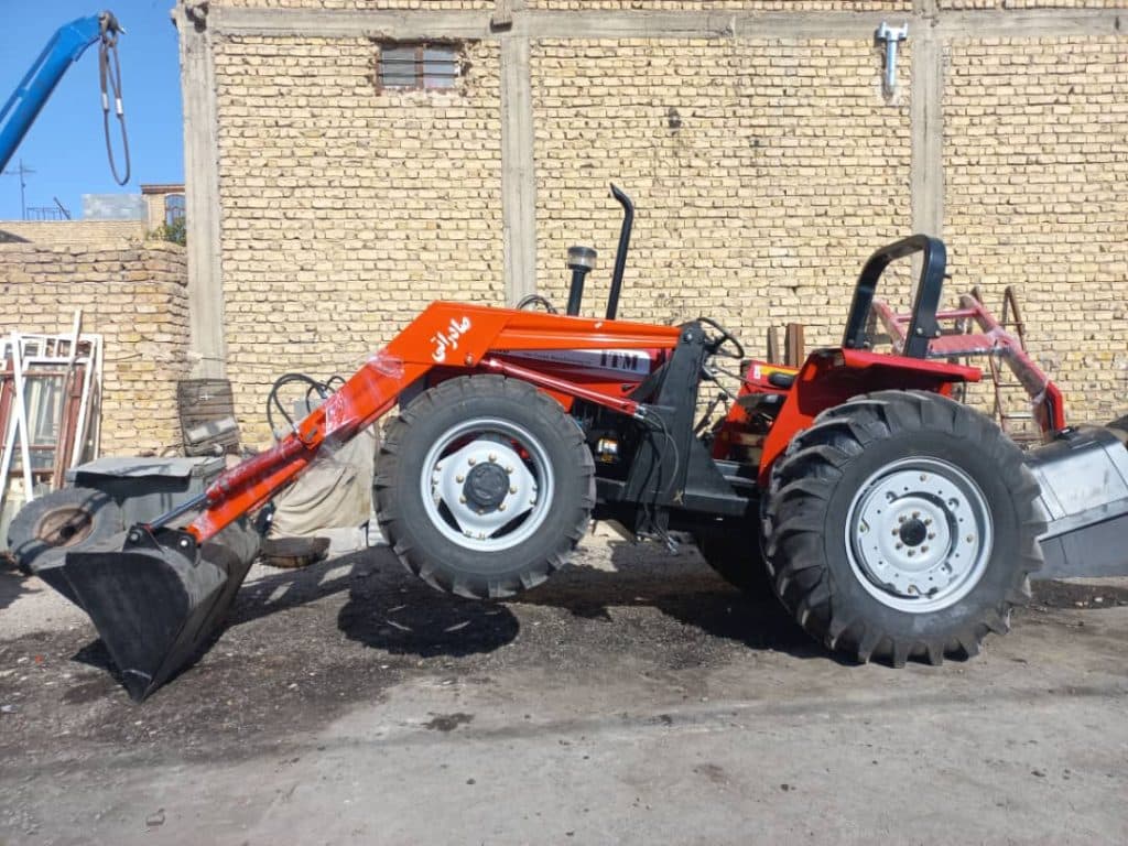 ساخت و فروش بیل جلو و تریلی تراکتور شرکت تکنو لودر زارع در شیراز