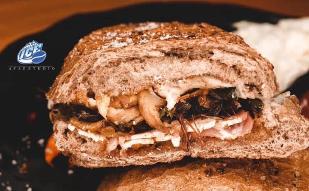 کافه آیس در آبادان