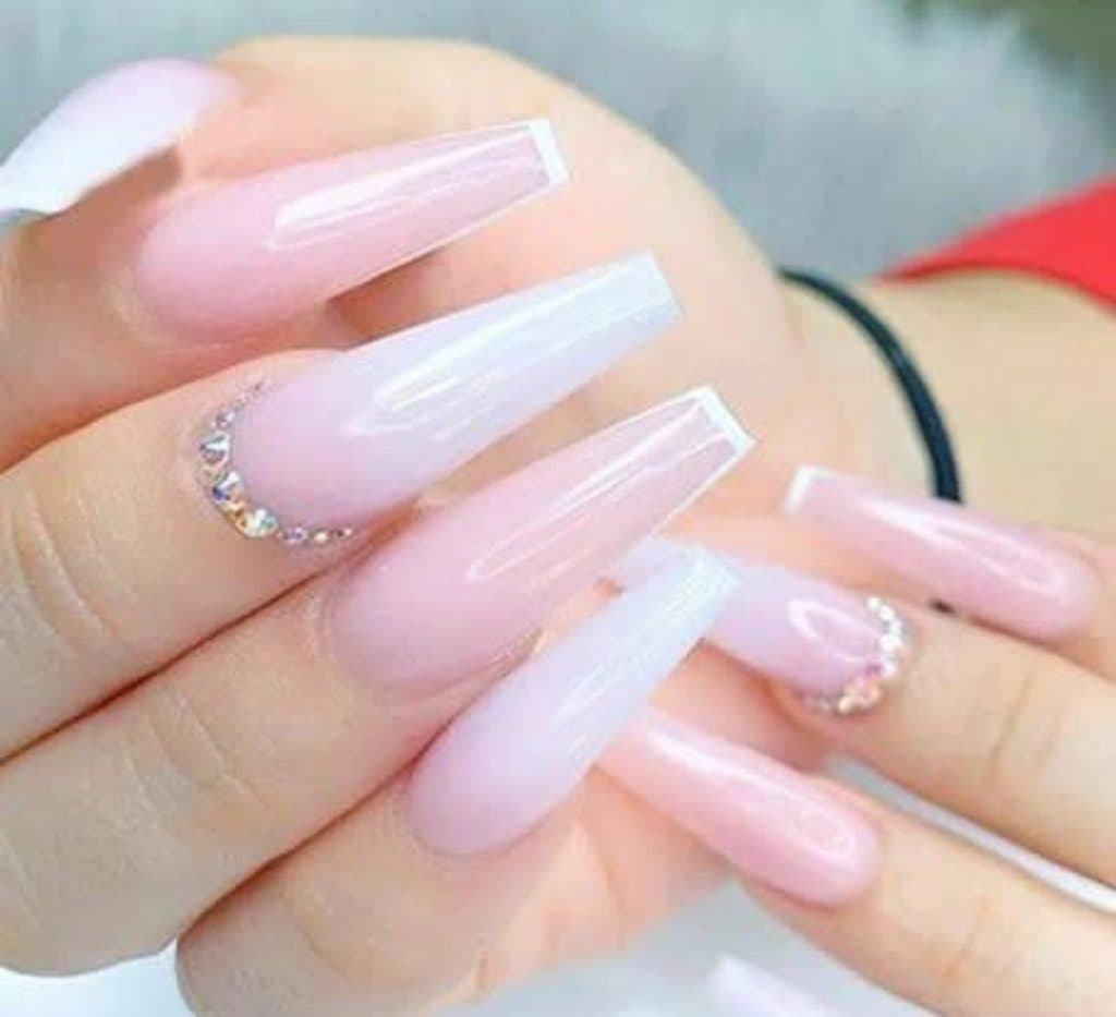 خدمات کاشت ناخن فریبا بیگی در شهرک پردیس ارومیه