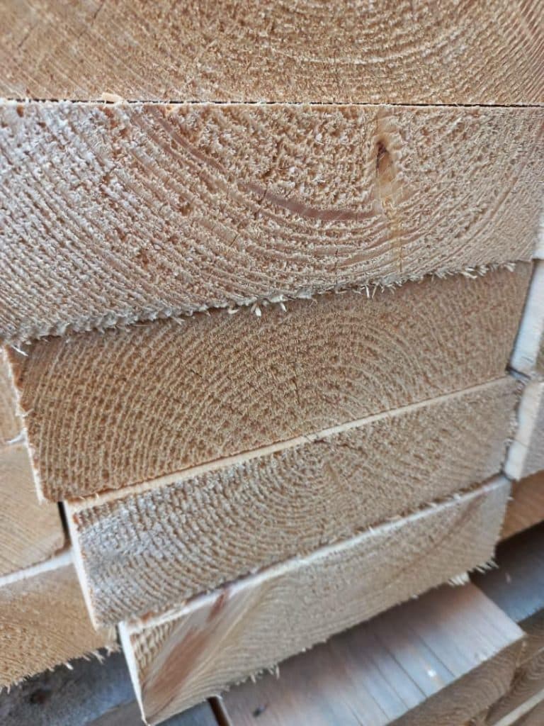 فروش و توزیع چوب روسی آتیه سازان دریای نور خزر در بندرانزلی