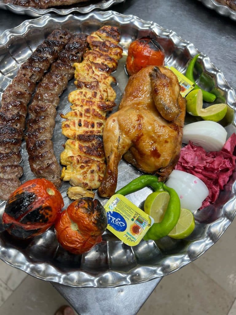 رستوران اکبر جوجه شعبه سیترا در نوشهر