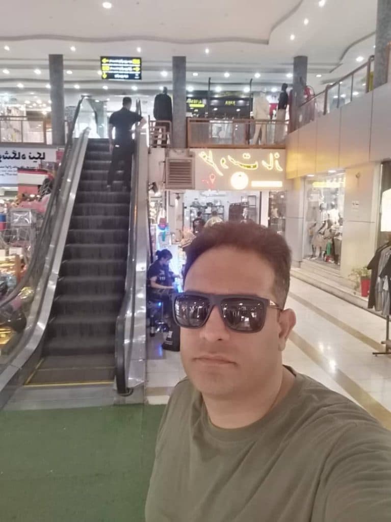 ساخت و اجرای کمد دیواری باکسی و ریلی دکوراسیون کاج در تهران