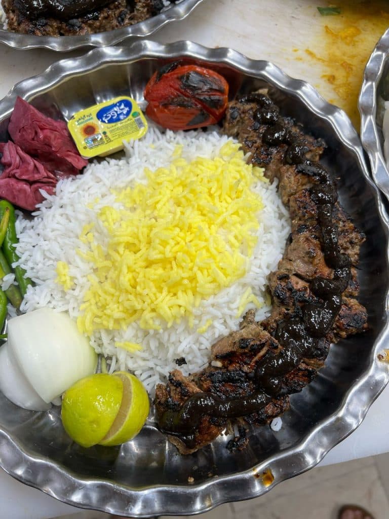 رستوران اکبر جوجه شعبه سیترا در نوشهر