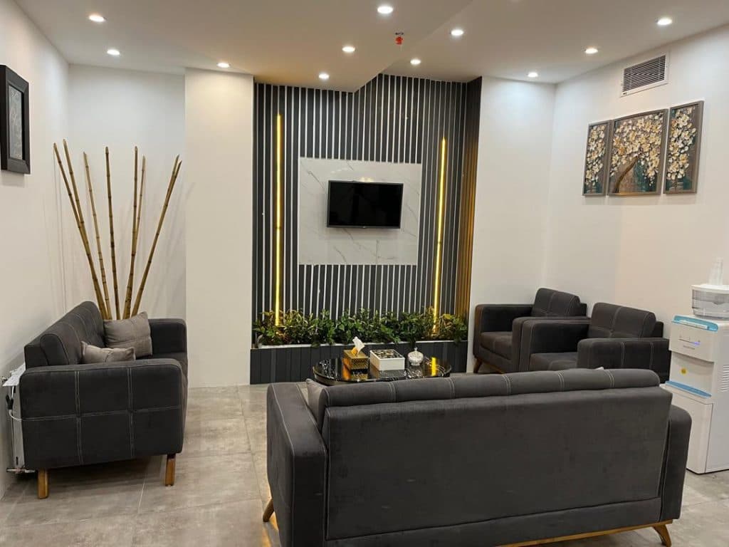 کلینیک تخصصی دندانپزشکی پارسا در باجک 2 قم