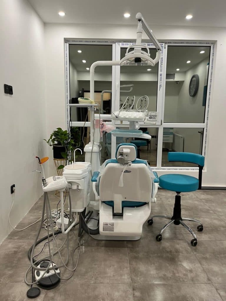 کلینیک تخصصی دندانپزشکی پارسا در باجک 2 قم