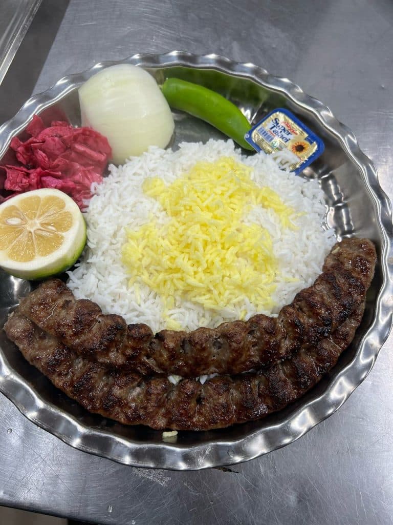 رستوران اکبر جوجه شعبه سیترا در نوشهر