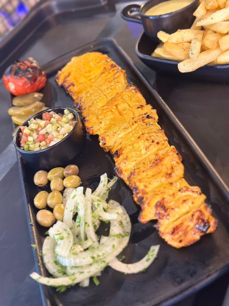 کافه رستوران ایتالیایی آشپزباشی در محمودآباد