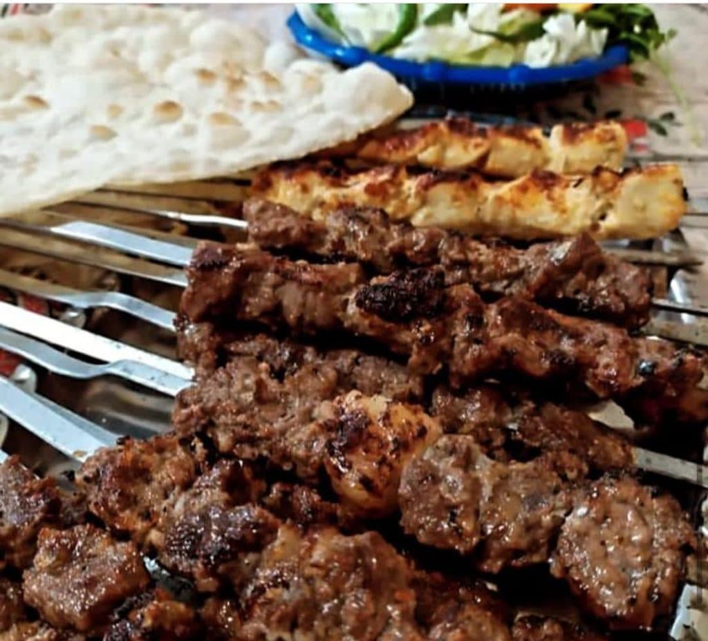 کبابی گلستان در هرنگ بستک