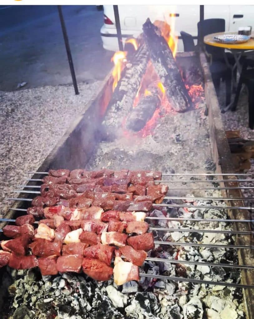 کبابی نیاکان در لنگرود