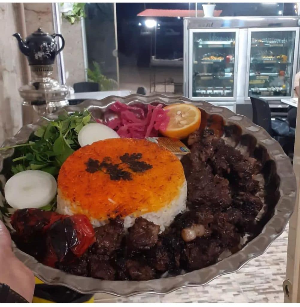 کبابی نیاکان در لنگرود