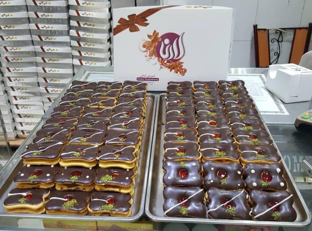 شیرینی سرای لادن در سنندج