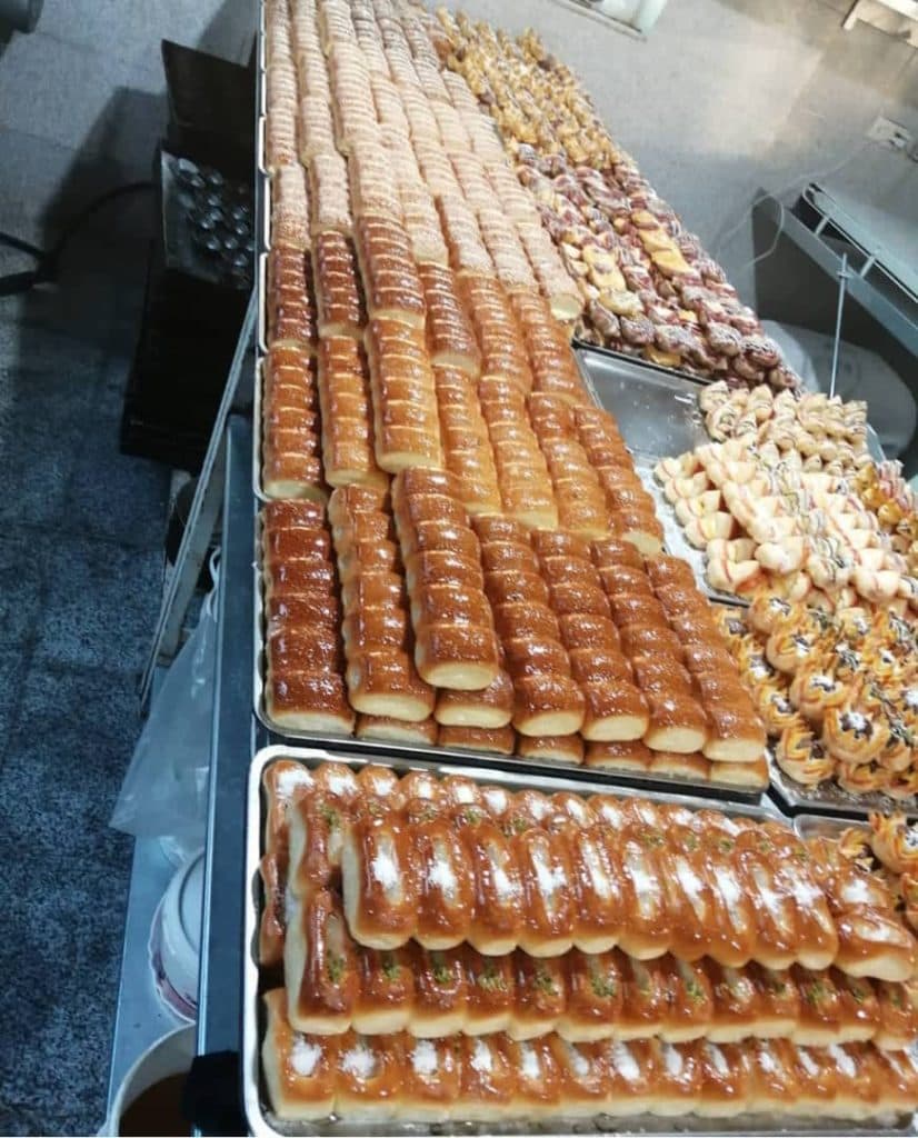 شیرینی سرای لادن در سنندج