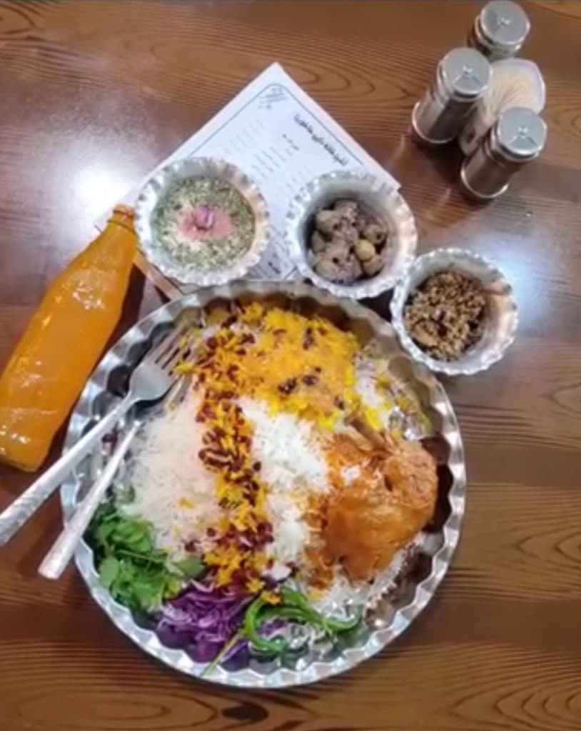 رستوران دایی خاخورزا در سنگر