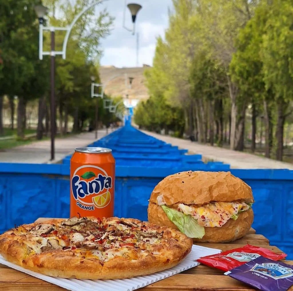 فست فود پیتزا رادیس در شهرکرد