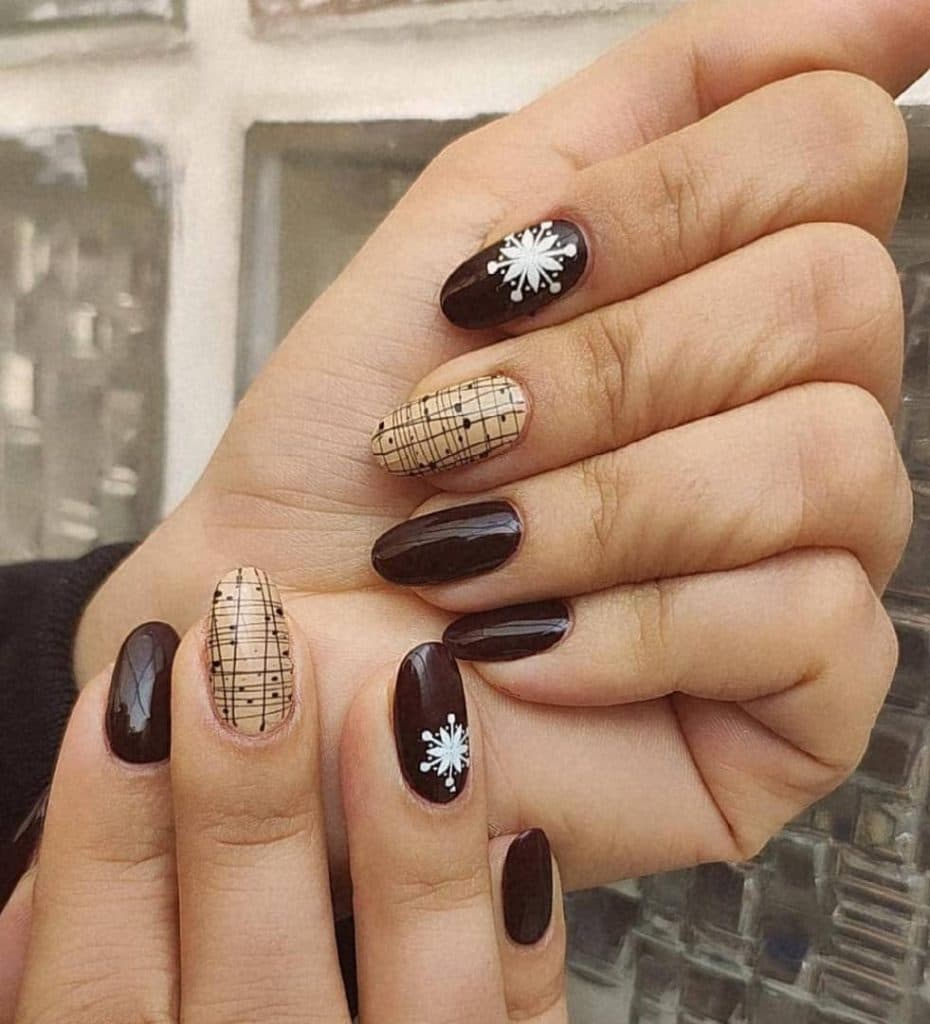 مرکز تخصصی کاشت و ترمیم ناخن قصر شایسته در یوسف آباد تهران