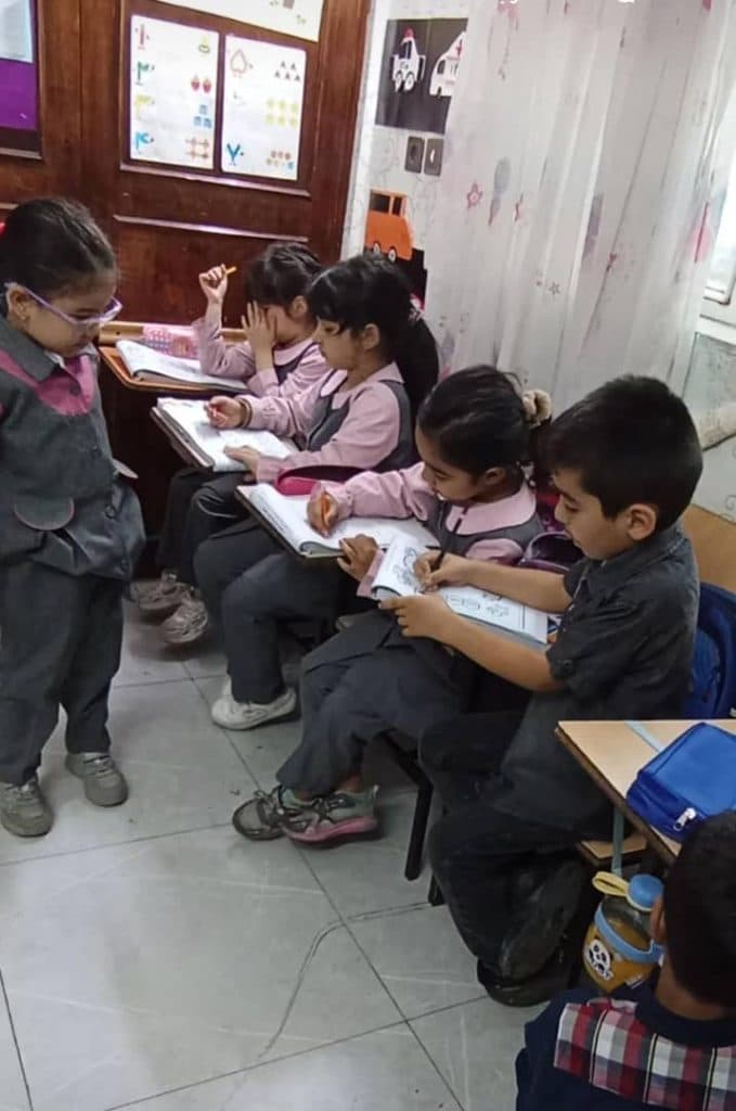 پیش دبستان دخترانه و پسرانه غیرانتفاعی آذر در گنبد