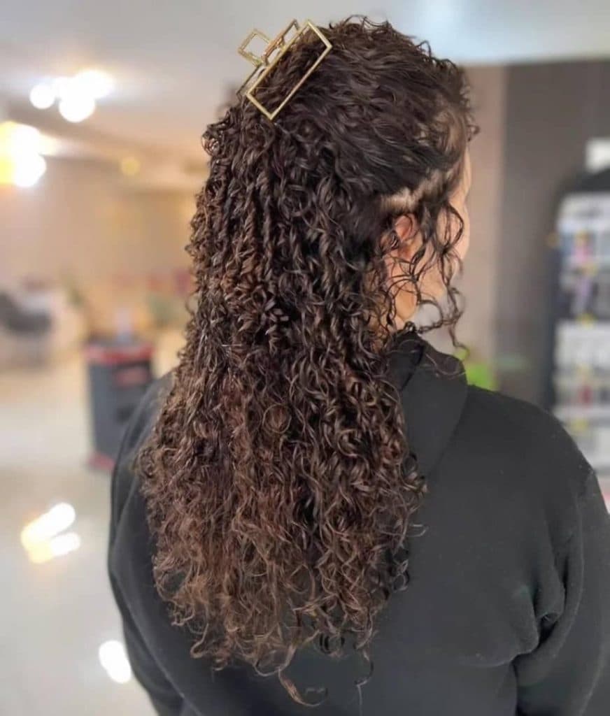 مرکز تخصصی کراتین و فردائم پریسا فتحی در همدان