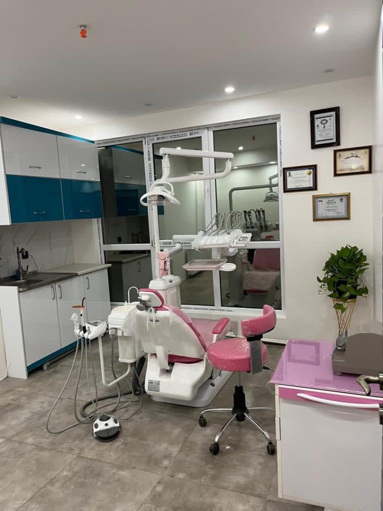 کلینیک تخصصی دندانپزشکی پارسا در باجک 2 قم