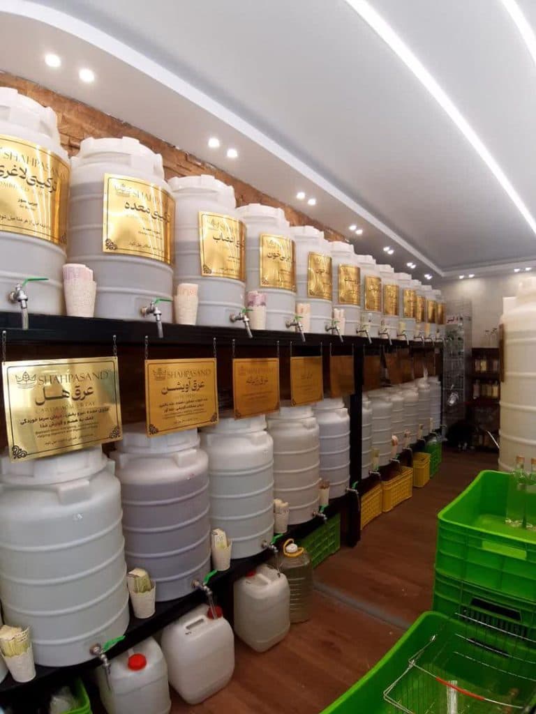 گلاب و عرقیات شاهپسند در کاشان