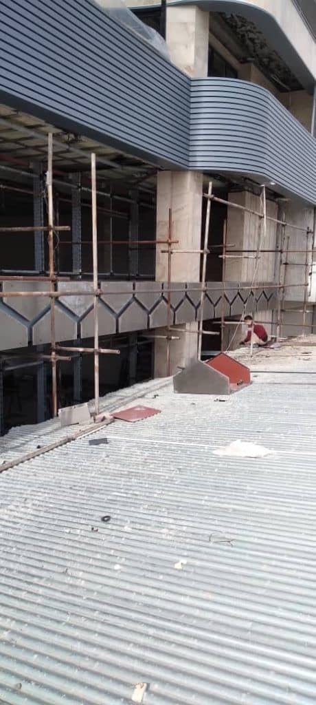 طراحی و اجرای نمای فلزی فرجی در شیراز