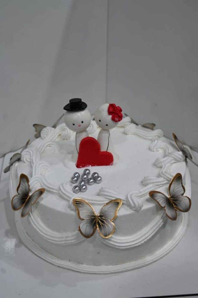 قنادی سرزمین شیرینی در ساوه