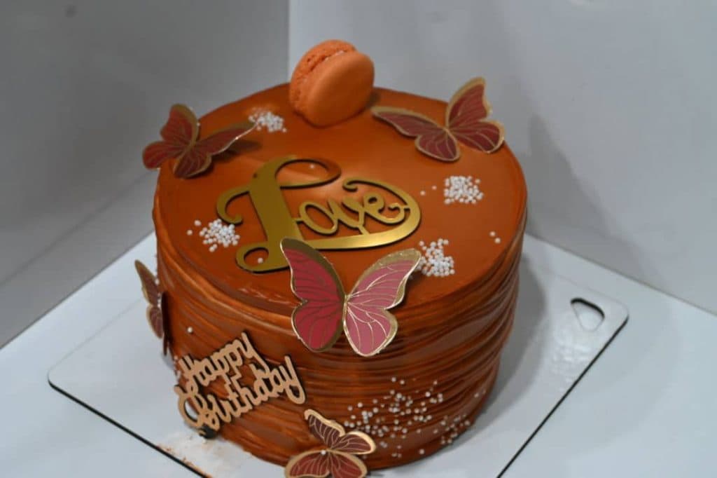 قنادی سرزمین شیرینی در ساوه