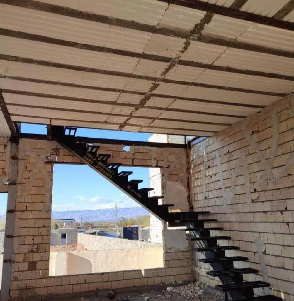 طراحی و اجرای پله گرد مدرن دکوراتیو آوا استپ در کرج