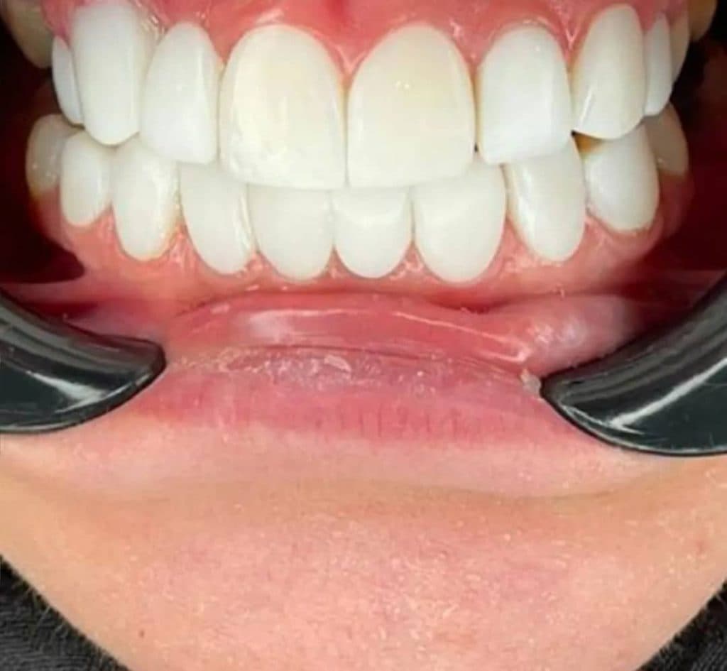 دندانسازی سلامت مهدوی در همدان