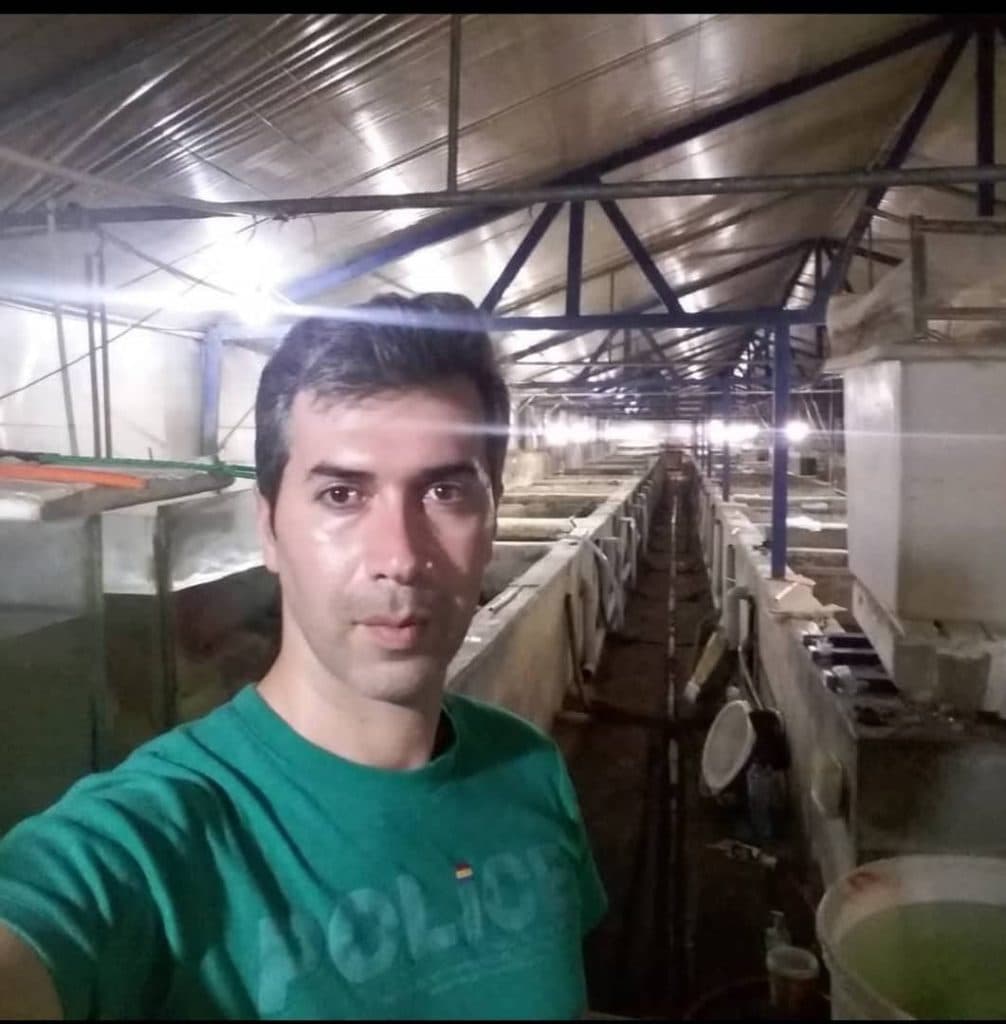 تکثیر و پرورش ماهی زینتی هومن بلوریان در سنندج