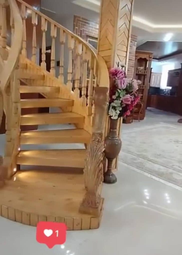 نجار پله گرد چوبی محمدی در مشهد