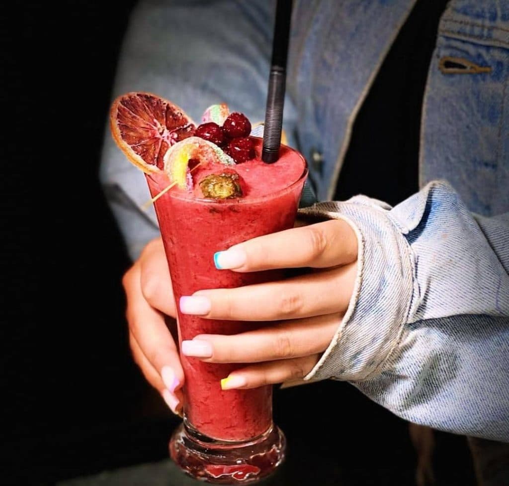 کافه وی در سیرجان