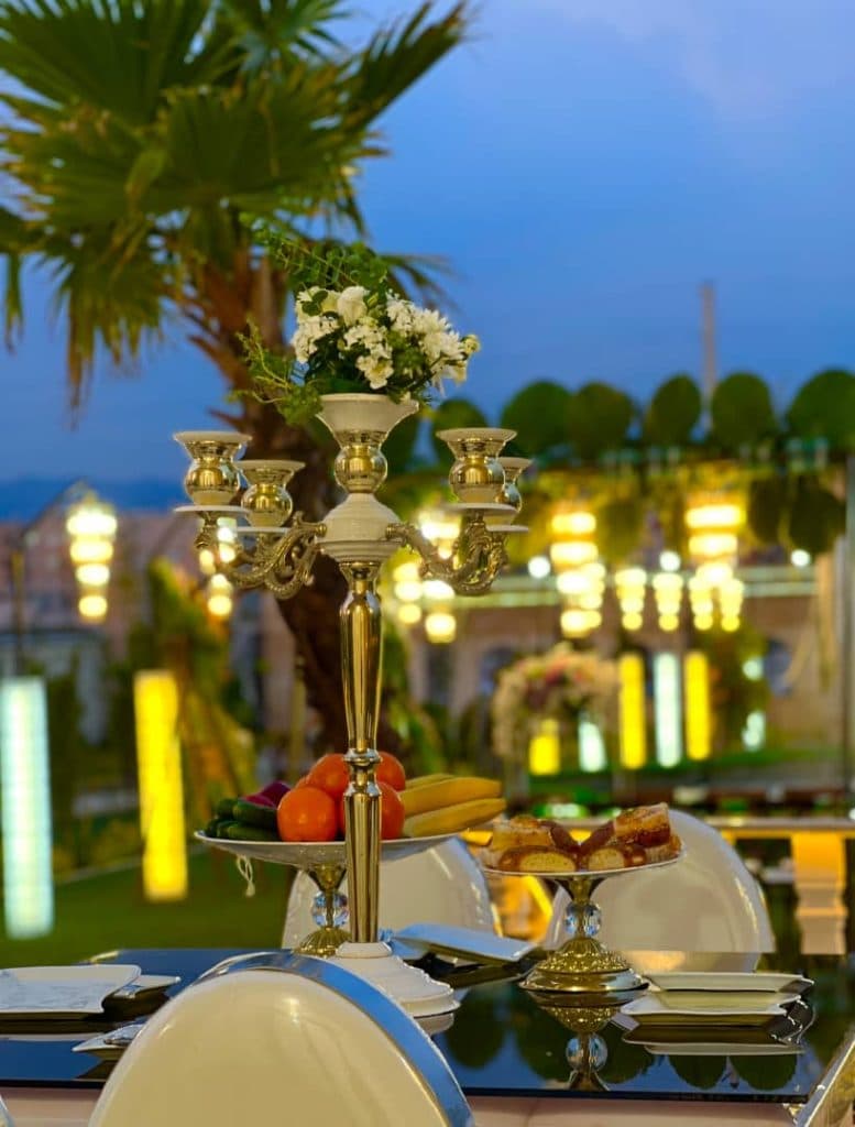 باغ تالار قصر آدونیس در فردیس کرج