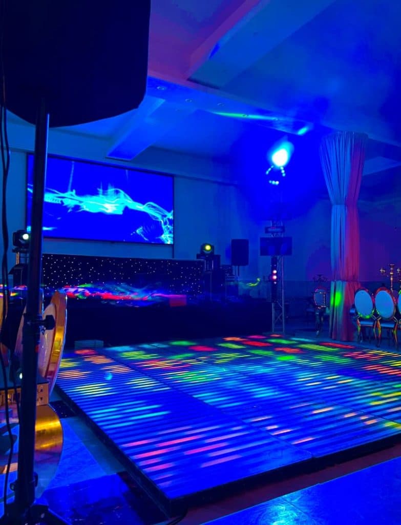 باغ تالار قصر آدونیس در فردیس کرج