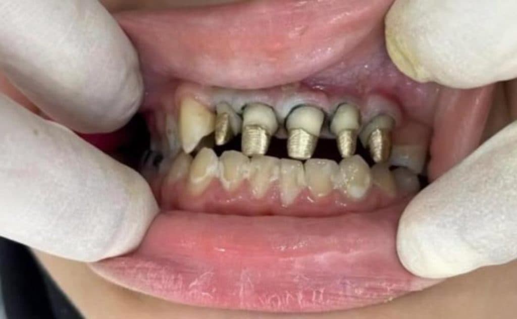 کلینیک دندانپزشکی آتیه ایرانیان در پنج آذر اصفهان