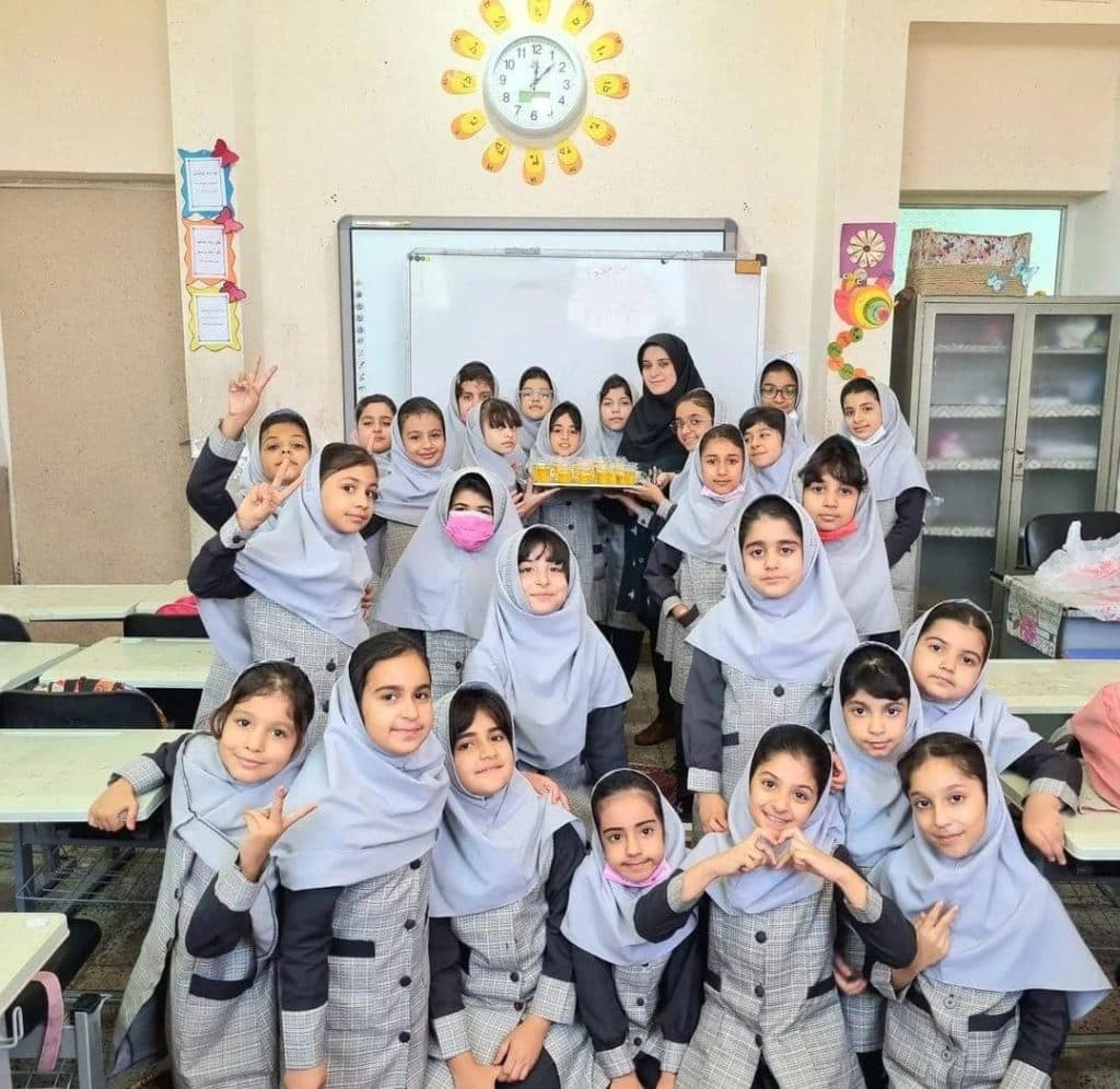 دبستان و پیش دبستانی غیردولتی هلال مهر در لار