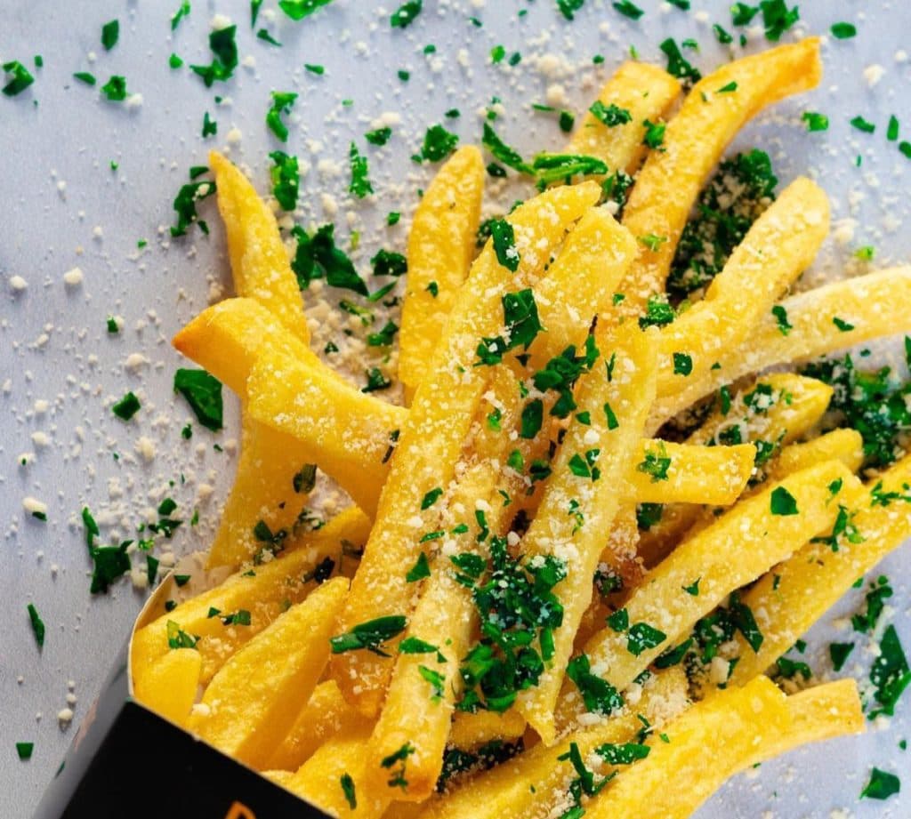 فست فود ایستگاه بزرگ سیب زمینی در مارلیک کرج