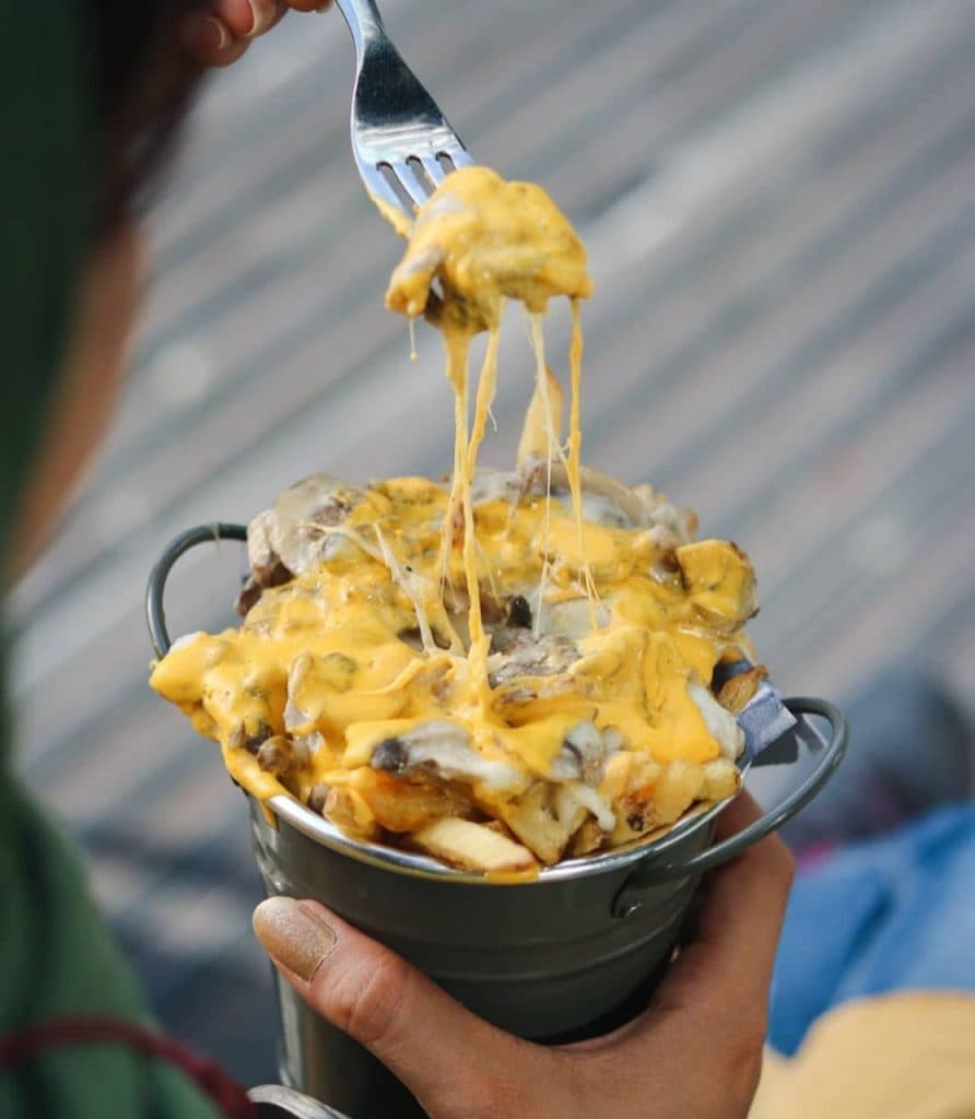 فست فود ایستگاه بزرگ سیب زمینی در مارلیک کرج