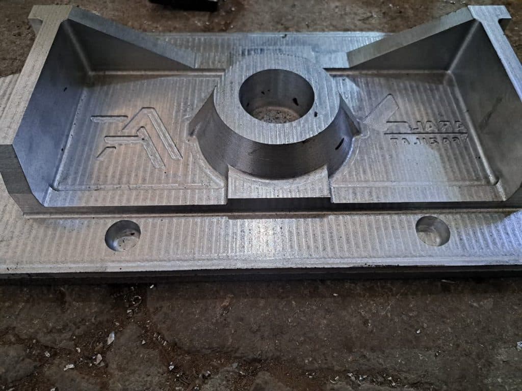 سی ان سی فلزات نگینی در اصفهان