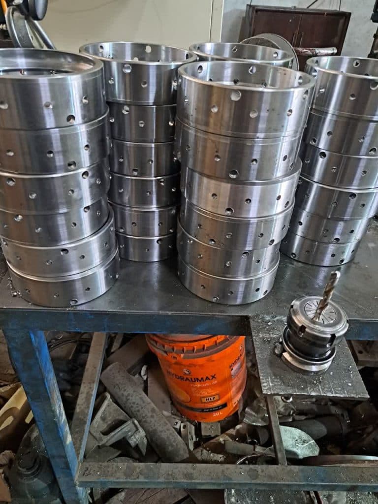 سی ان سی فلزات نگینی در اصفهان